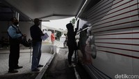 Bank Indonesia menggandeng perbankan dalam pelayanan penukaran uang baru tersebut.  