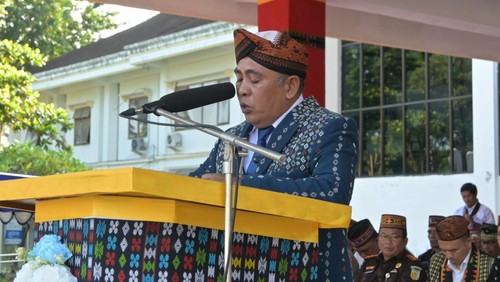 Bupati Manggarai Barat Edistasius Endi menyampaikan pidato pada perayaan puncak HUT ke-22 Kabupaten Manggarai Barat di Labuan Bajo, Selasa (4/3/2025) (IST)
