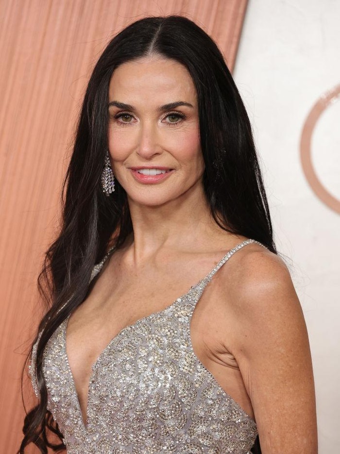 Demi Moore HOLLYWOOD, CALIFORNIA - MARCH 02: Demi Moore attends the 97th Annual Oscars at Dolby Theatre on March 02, 2025 in Hollywood, California. (Photo by Savion Washington/Getty Images)