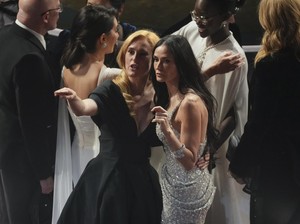 Demi Moore Kalah di Oscars 2025, Pakar Gerak Bibir Ungkap Arti Reaksinya