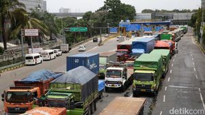 Exit Tol Bekasi Barat Ditutup, Kemacetan Mengular