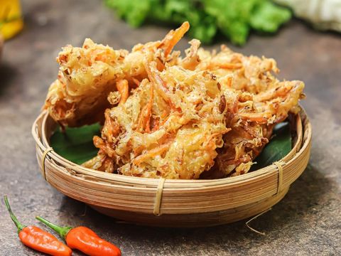 Bakwan sayur, or bala-bala, or ote-ote, or vegetable fritter, is an Indonesian snack made from flour, cabbage, carrots, and bean sprouts, served with chili pepper, peanut sauce, or sambal