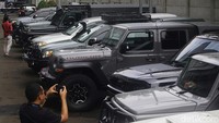 Pada 4 Februari 2025 lalu, KPK tak langsung membawa 11 mobil yang disita ke Rupbasan. Salah satu alasannya ialah mobil yang disita butuh perawatan mahal karena mobil mewah.