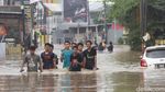 Jalan Raya Pekayon Banjir, Lalu Lintas Terputus