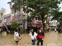 Kawasan Elit Grand Galaxy Bekasi Terendam Banjir