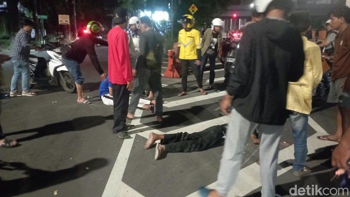 Kecelakaan pemotor di Jalan AP Pettarani Makassar.