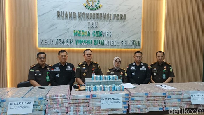 Kejati Sumsel tetapkan 5 tersangka dugaan korupsi penerbitan izin usaha perkebunan sawit