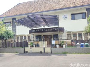 2 Pendaki Tewas di Gunung Carstensz, Teman Sekolah Gelar Misa 7 Hari