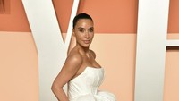 Kim Kardashian punya total kekayaan USD 1.7 miliar (Rp 27 triliun), Kim makin tajir berkat bisnis shapewear-nya, Skims, yang laris manis.Foto: Evan Agostini/Invision/AP