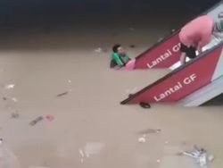Kesaksian Pekerja saat Banjir Terjang Mega Mal Bekasi, Dagangan Tersapu