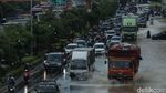 Kondisi Banjir di Jalan Ahmad Yani Bekasi Mulai Surut, Lalin Macet