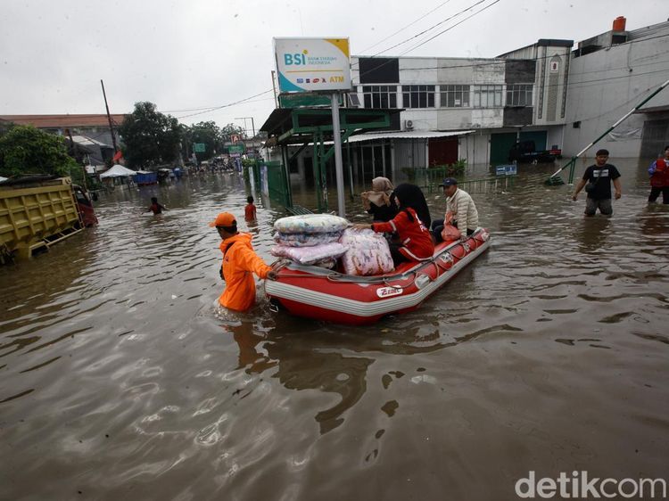 Lalu Lintas Terputus Akibat Banjir di Jurangmangu, Tangsel