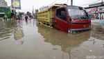 Lalu Lintas Terputus Akibat Banjir di Jurangmangu, Tangsel