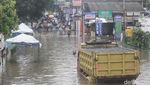 Lalu Lintas Terputus Akibat Banjir di Jurangmangu, Tangsel