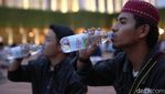 Masjid Istiqlal Bagikan Nasi Kotak-Le Minerale ke Ribuan Jemaah Bukber