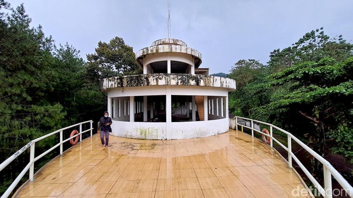 masjid kapal pesiar mojokerto