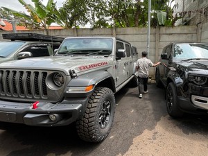 Penampakan Rubicon-Mercy Disita dari Japto Soerjosoemarno di Rupbasan KPK