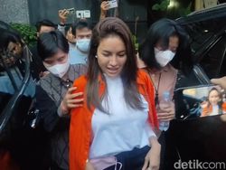 Nikita Mirzani Dipastikan Sehat dan Aman Sehari Ditahan di Polda Metro Jaya