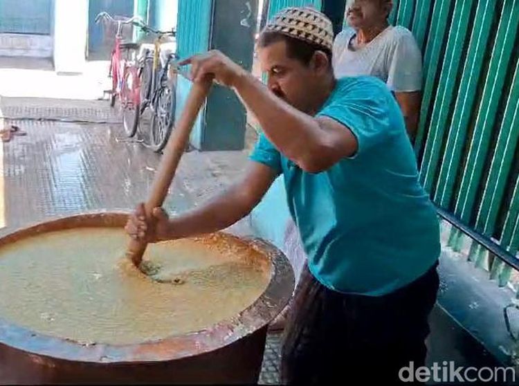 Bubur Mudhor Tuban Jadi Rebutan Warga saat Ramadan