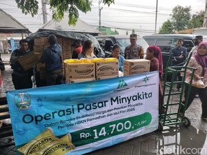 Polisi Amankan Operasi Pasar Minyak Goreng di Sidoarjo, Pastikan Harga Stabil