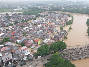 Citra Udara Kota Bekasi yang Lumpuh Dilanda Banjir
