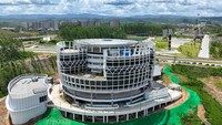 Kantor OIKN dibangun di atas lahan seluas 28.000 meter persegi dengan nilai konstruksi Rp 509 miliar. Gedung ini akan dilengkapi dengan pelayanan terpadu satu pintu, data center, command center, hingga urban gallery (Foto: Instagram @ikn_id)