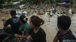 Penampakan Motor Warga Terendam Banjir di Bekasi