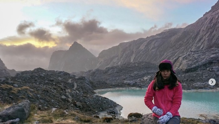 Pendaki Chintya Tengens Kastanya di Carstensz Pyramid