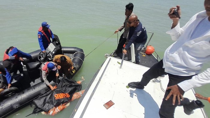 Mayat tanpa identitas ditemukan di perairan Kabupaten Karimun, Kepulauan Riau (Kepri)