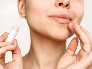 Beda Lip Balm, Lip Oil & Lip Mask: Mana yang Lebih Baik untuk Perjalanan Mudik?
