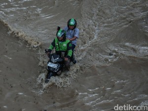 Prabowo Perintahkan TNI-Polri Bantu Penanganan Banjir Jabodetabek