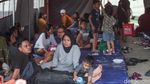 Kawasan PGP Bekasi Banjir, Warga Ngungsi di Posko Pengungsian BNPB