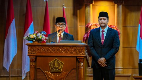 Pidato pertama Bupati dan Wakil Bupati (Wabup) Badung, I Wayan Adi Arnawa-Bagus Alit Sucipta (Adi Cipta), di rapat paripurna Dewan Perwakilan Rakyat Daerah (DPRD) Badung, Senin (3/3/2025). (Dok. Pemkab Badung)