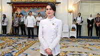 Istri dari Wakil Gubernur Jatim Emil Elestianto Dardak itu menjabat Ketua Dewan Kerajinan Nasional Daerah (Dekranasda) Jawa Timur tersebut untuk kedua kalinya.