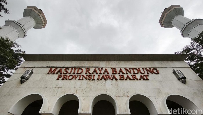 Potret terkini Masjid Raya Bandung.