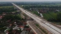 Foto udara pembangunan Tol Yogyakarta-Solo di Kalasan, Sleman, DI Yogyakarta, Selasa (4/3/2025).