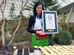 Keren! Rekor Dunia Bikin Cupcake Tercepat, 66 Buah dalam 3 Menit