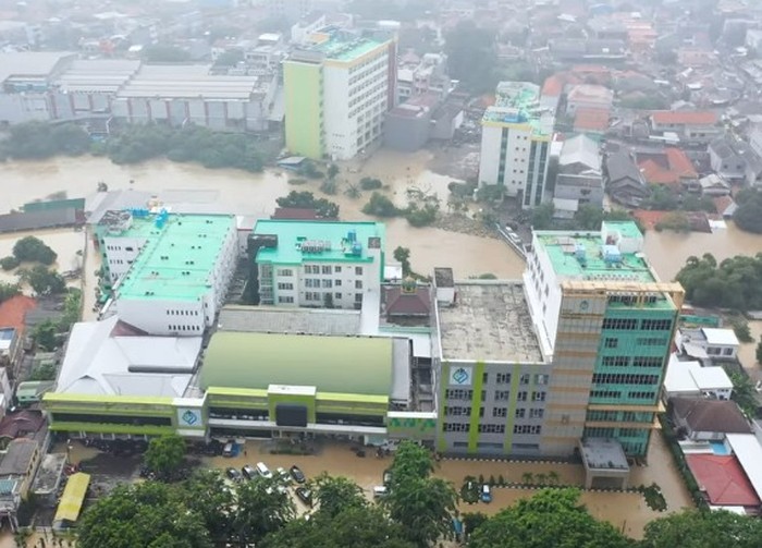 RSUD Bekasi terdampak banjir besar (dok. Instagram @rsudcambekasi)