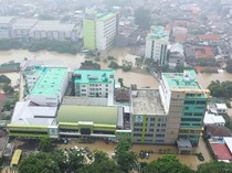 Video: RSUD CAM Bekasi Turut Terdampak Banjir, Pasien ICU Sempat Dievakuasi