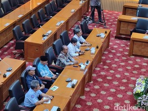Anggota DPR Sebut JHT buat Eks Pekerja Sritex Dicairkan Mulai Besok