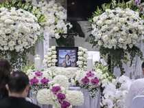 Suasana Rumah Duka Pendaki Elsa Laksono yang Tewas di Puncak Cartensz
