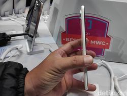 Ponsel Super Tipis Tecno Spark Slim Membetot Perhatian