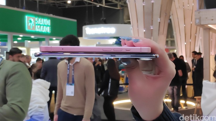 Tecno Spark Slim Tecno Spark Slim