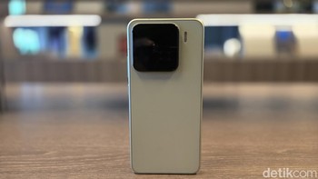 Xiaomi 15 meluncur secara global di Barcelona, Spanyol dan langsung tampil di ajang Mobile World Congress (MWC) 2025 di kota yang sama. Foto: Fitraya Ramadhanny/detikcom