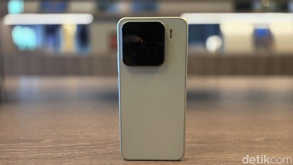 Unboxing Xiaomi 15: Compact, Canggih dan Kamera Mantap!