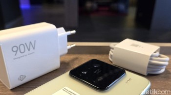 Baterai besar Xiaomi Surge 5.240mAh didukung pengisian cepat 90W HyperCharge dan 50W pengisian wireless. Foto: Fitraya Ramadhanny/detikcom