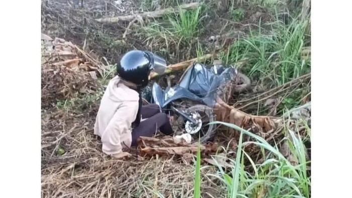Viral di medsos korban begal di Palembang, diduga pelaku modus memepet korban dengan menggunakan mobil Sigra Putih.