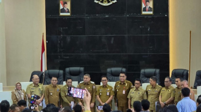 Walkot Makassar Munafri Arifuddin mengganti 9 Plt kepala OPD-camat.