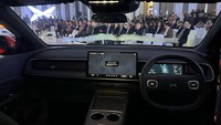 Sebagai SUV listrik kekinian, XPENG G6 dibekali sejumlah fitur modern, seperti panoramic roof, jok dengan pemanas, 18 speaker, sistem operasi XMART OS, kontrol suara, dan juga ada fitur wireless charger dengan kapasitas 50 W. Foto: Luthfi Anshori/detikOto