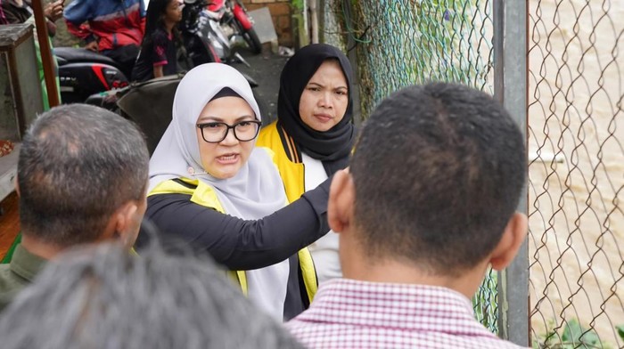 Anggota Komisi 1 DPRD Kota Bogor Desy Yanthi Utami usai tinjau lokasi bencana
